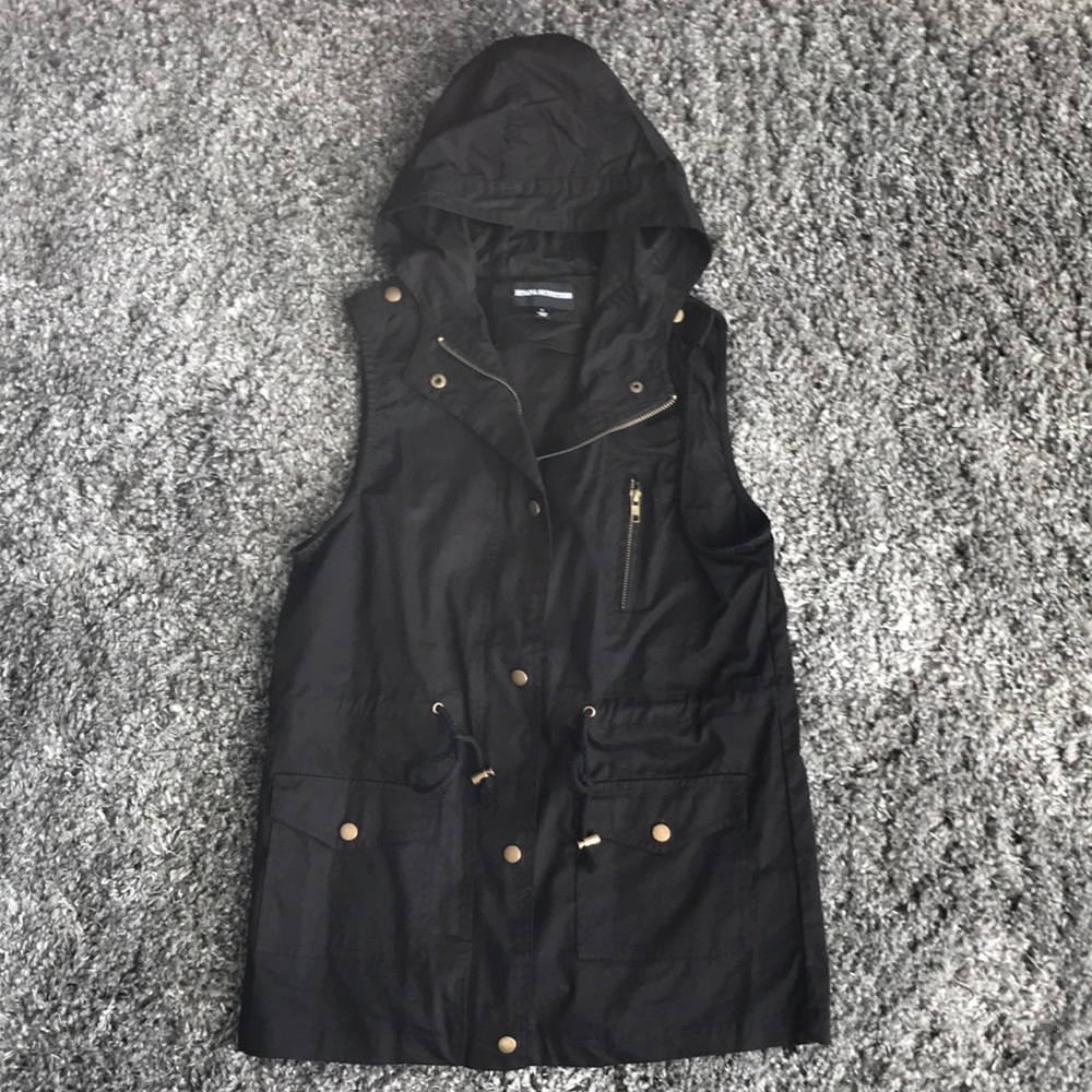 Black Hooded Vest Size S